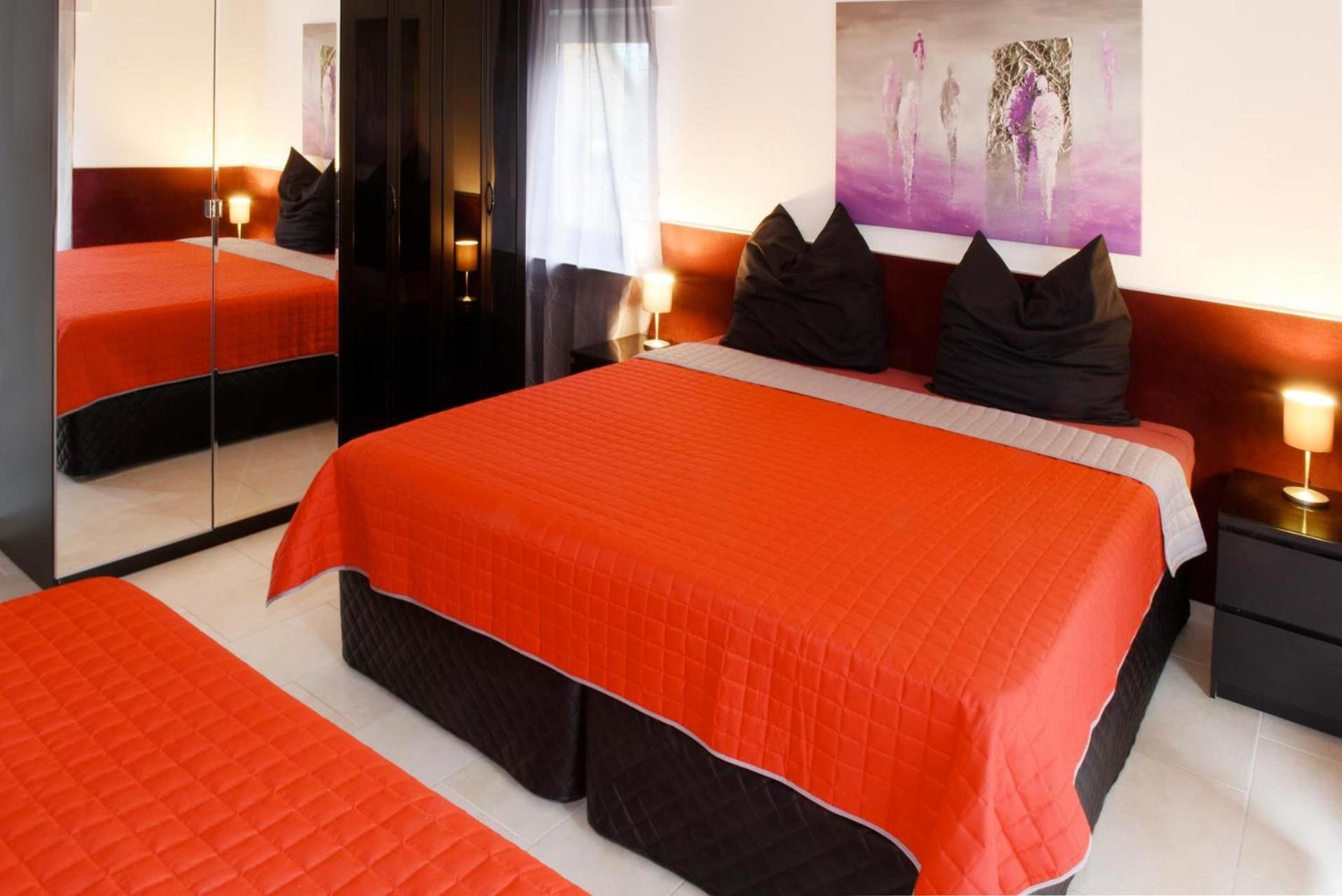 Haus Gronau Apartment Бергиш Гладбах Екстериор снимка