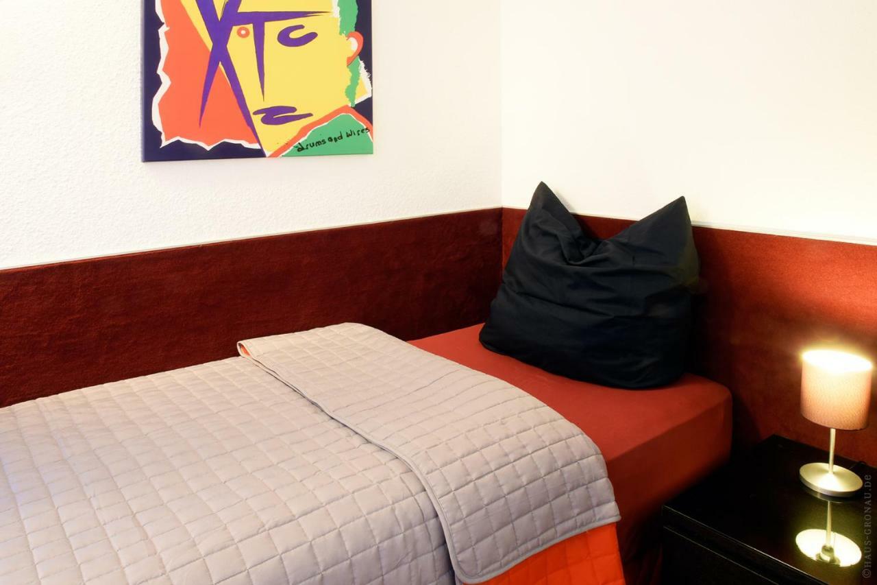 Haus Gronau Apartment Бергиш Гладбах Екстериор снимка