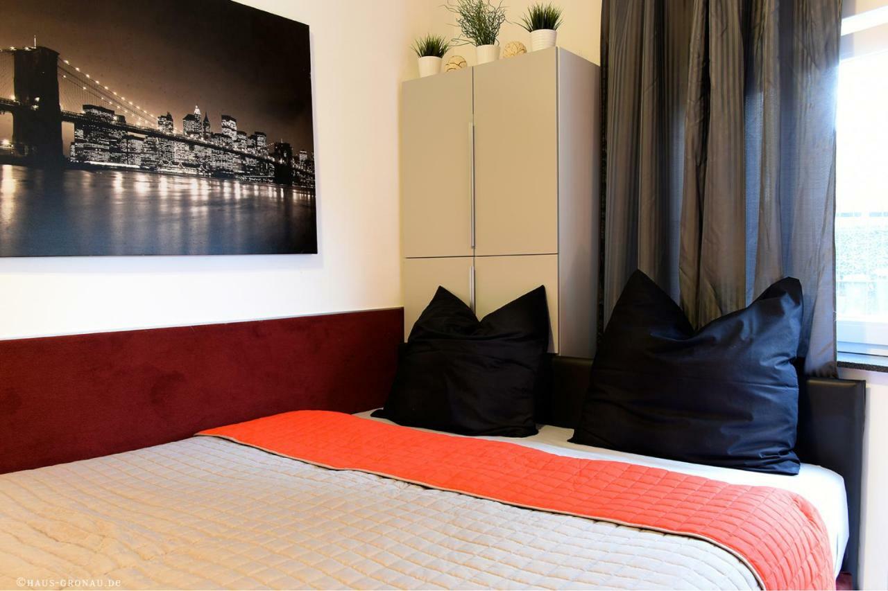 Haus Gronau Apartment Бергиш Гладбах Екстериор снимка
